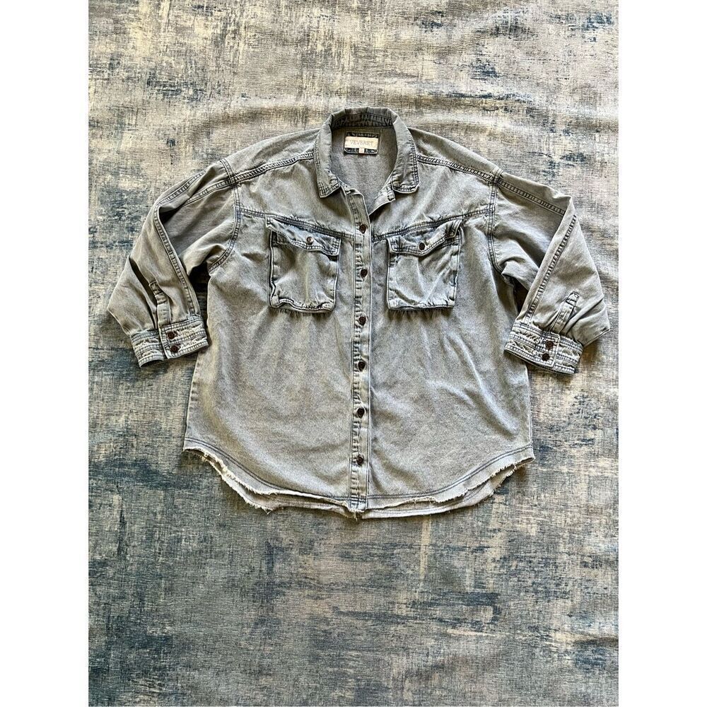Veveret Light Wash Button Front Lightweight Denim Jean Jacket Women's Large